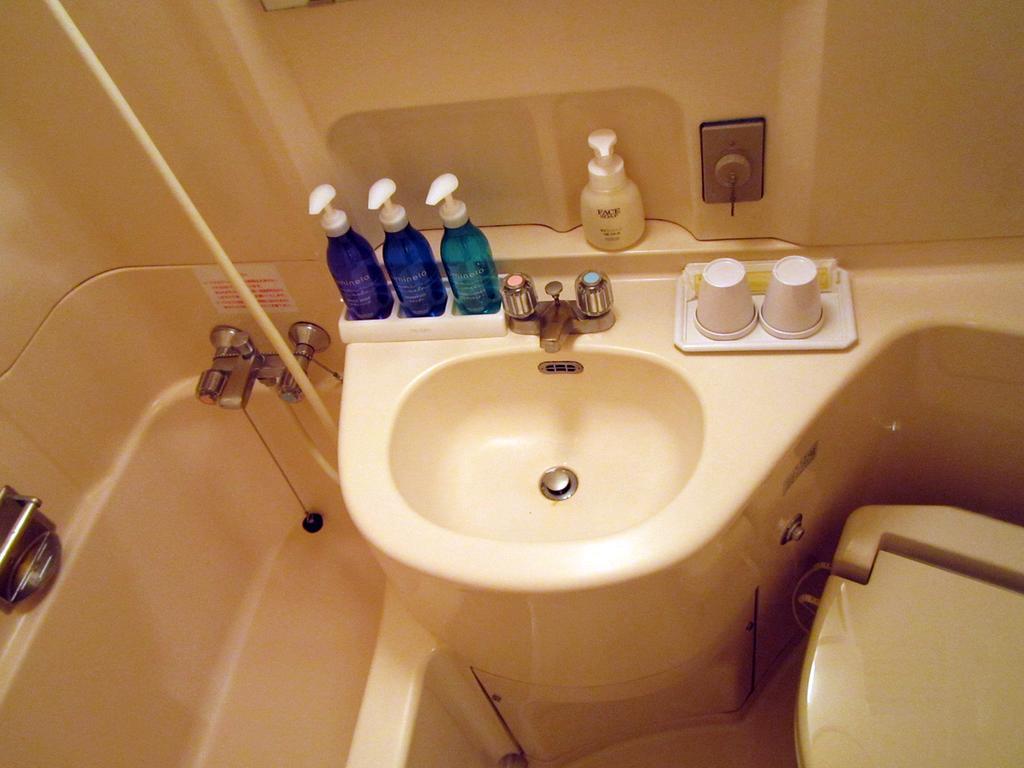 Hotel Pearl City Kurosaki Kitakyushu Bagian luar foto