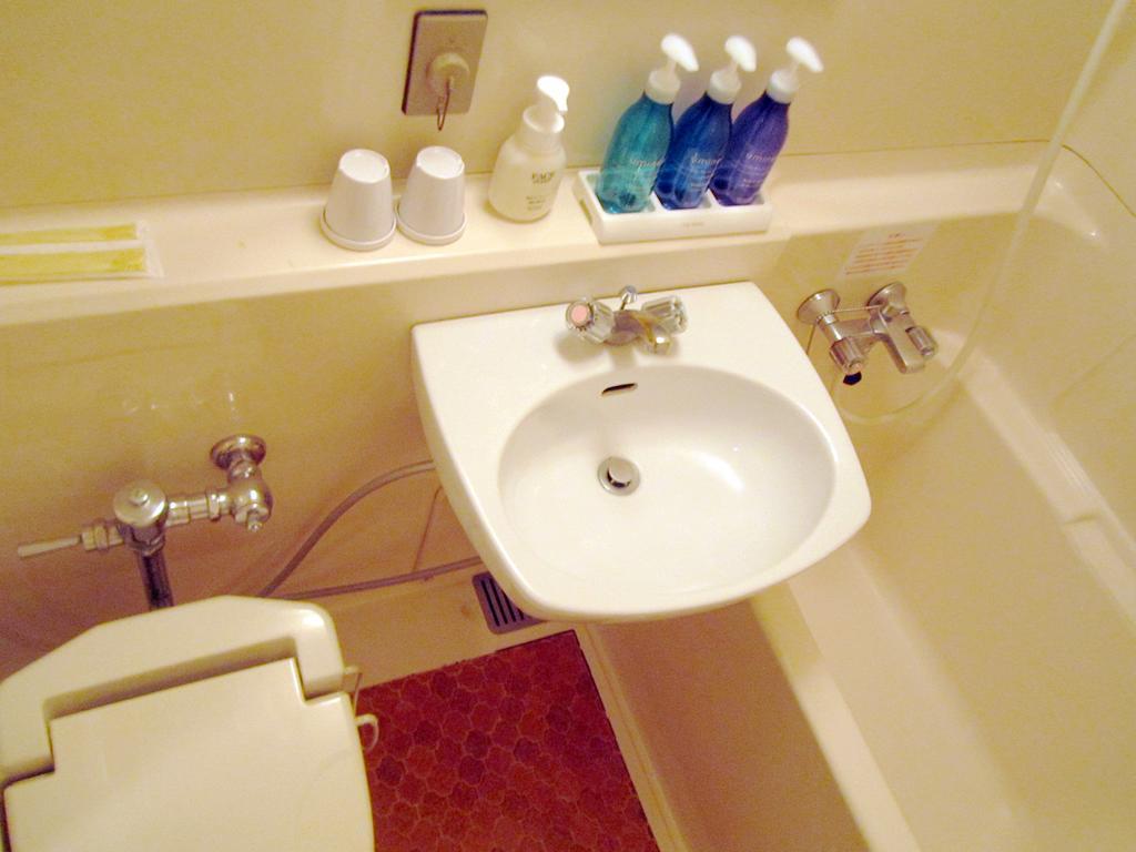 Hotel Pearl City Kurosaki Kitakyushu Bagian luar foto