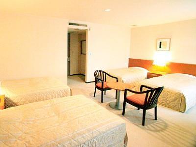 Hotel Pearl City Kurosaki Kitakyushu Bagian luar foto